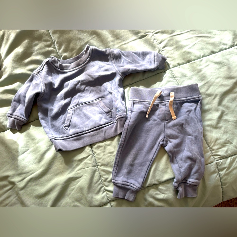 Baby gap sweater pullover & sweatpants set